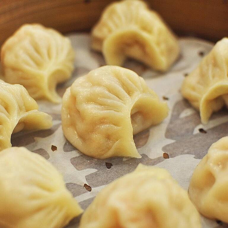 Öffnet die Seite 'Asiatische Teigtäschchen – gefüllt, gerollt, gewickelt'