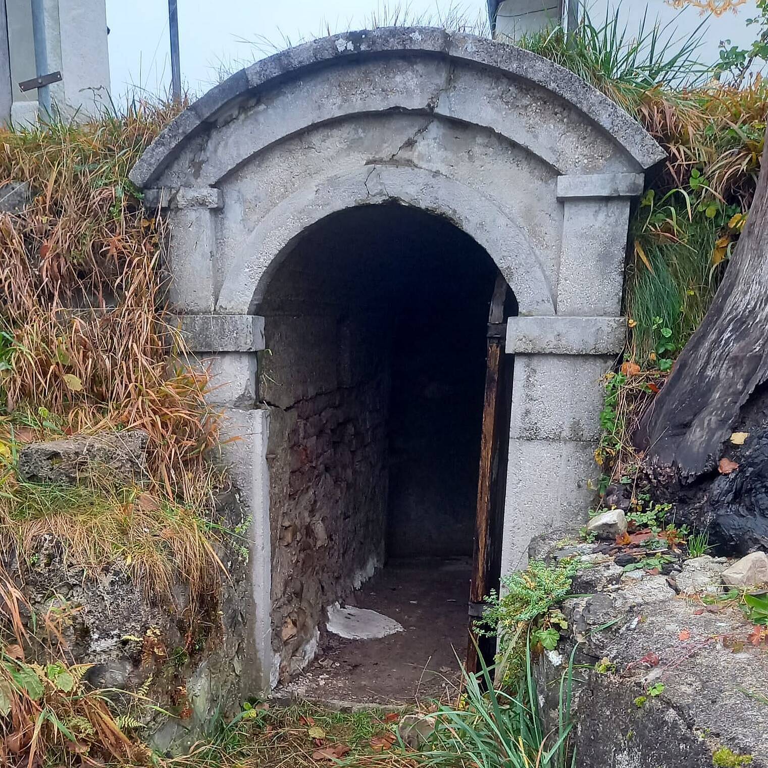 Öffnet die Seite 'Der "unterirdische Gang" und die Allerheiligenkapelle in Reichersdorf/Irschenberg'